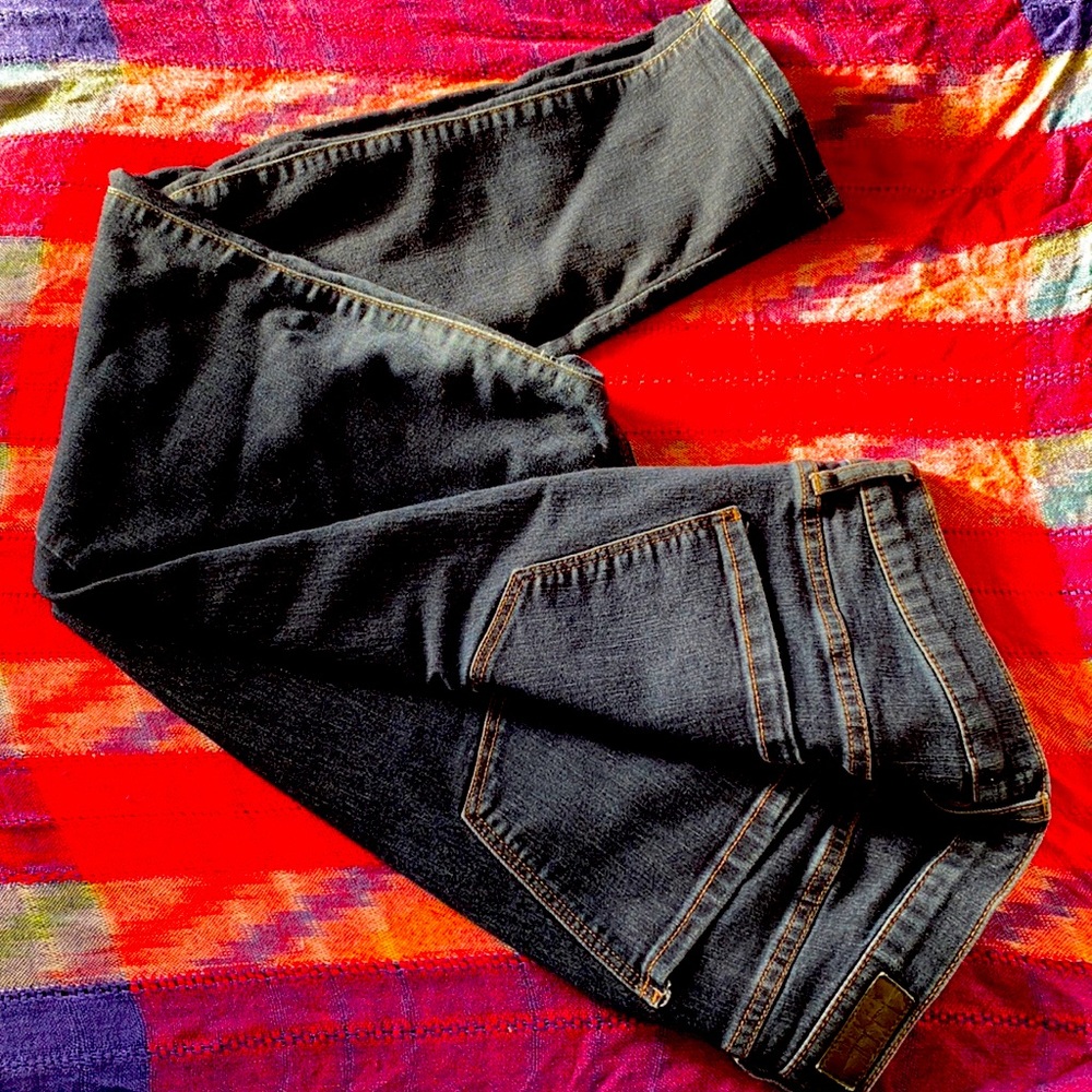 THE GIFT OF STRETCH TO THICK THIGHS